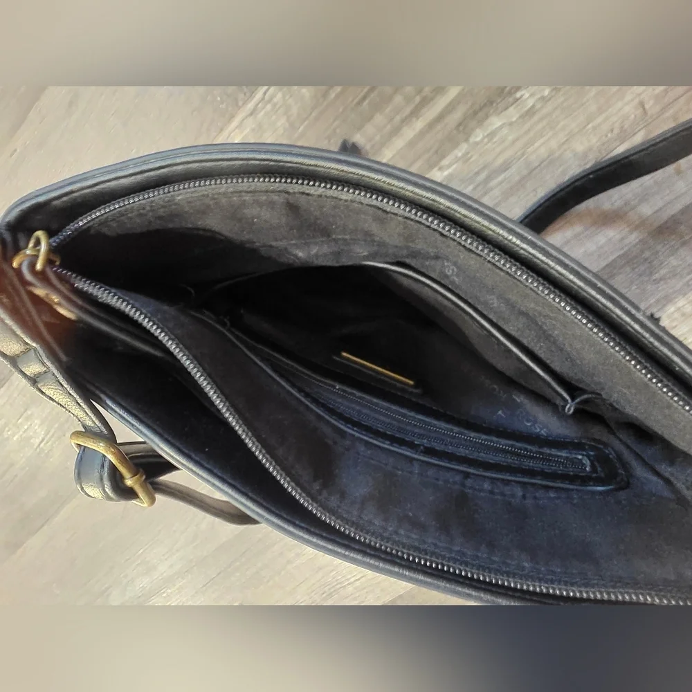 Rosetti Black Vegan Leather Crossbody Bag Classy Elegant Boho Bikercore Western